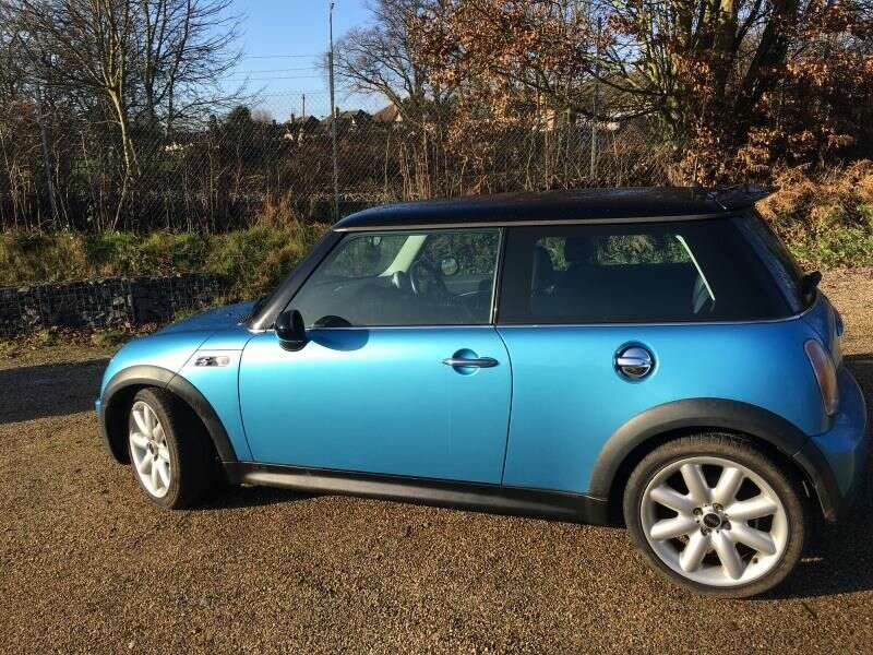 2003 Mini Cooper S image 2