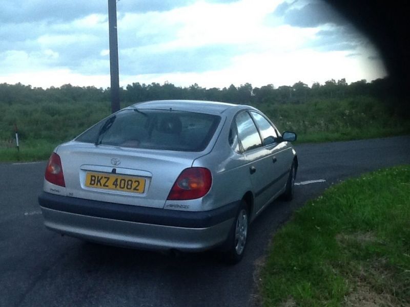 1999 Toyota Avensis 2.0td image 3