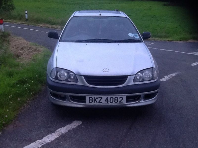 1999 Toyota Avensis 2.0td image 4