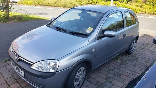 2003 Vauxhall Corsa 1.0i 12V Club image 1