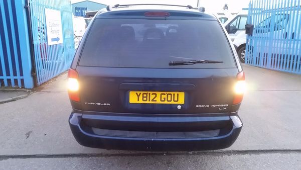 2001 Chrysler Grand Voyager 3.3 image 3