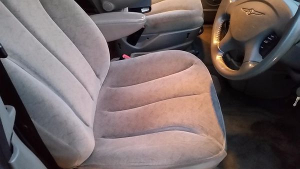 2001 Chrysler Grand Voyager 3.3 image 4