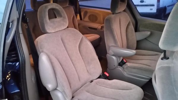 2001 Chrysler Grand Voyager 3.3 image 5