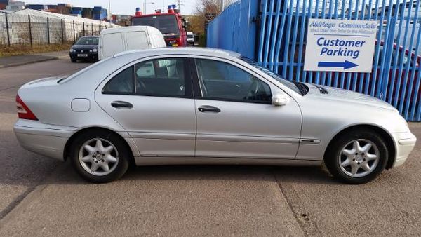 2002 Mercedes-Benz C180 image 2