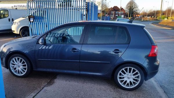 2007 Volkswagen Golf 2.0 GT Sport TDI image 2
