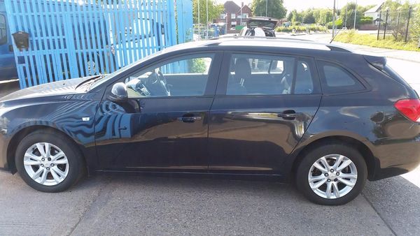 2013 Chevrolet Cruze 1.8 image 2