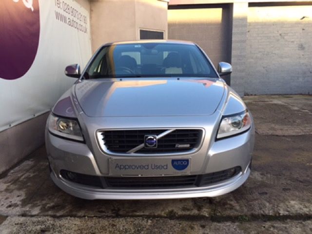 2010 VOLVO S40 2.0 D R-DESIGN 4d image 2
