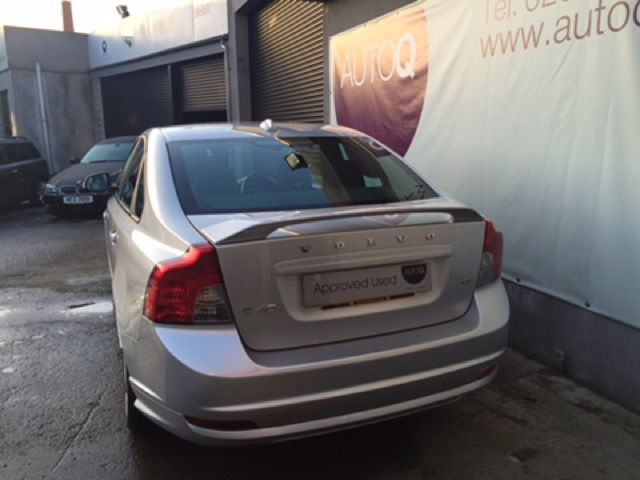 2010 VOLVO S40 2.0 D R-DESIGN 4d image 3