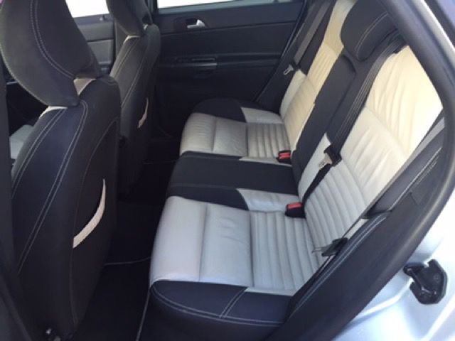 2010 VOLVO S40 2.0 D R-DESIGN 4d image 5