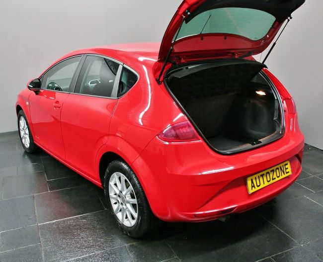 2012 SEAT Leon 1.6 TDI SE 5dr image 4