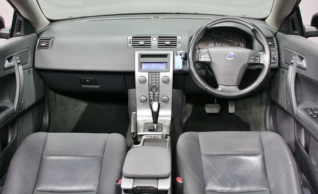 2007 VOLVO C70 2.4 D5 Sport 2dr image 4