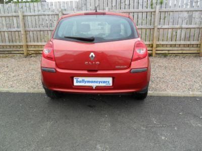 2006 Renault Clio DYNAMIQUE image 3