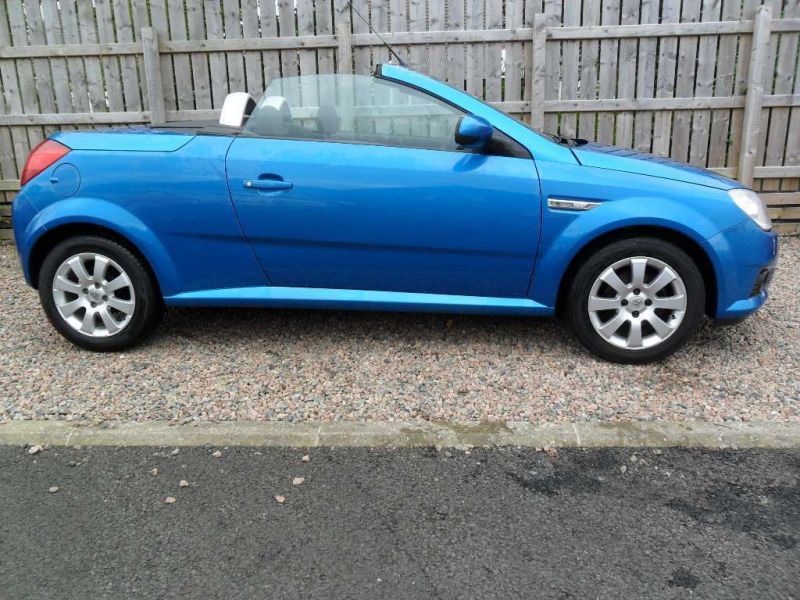 2005 Vauxhall Tigra TWINPORT image 2