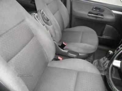 2004 Ford Galaxy ZETEC TDI image 4