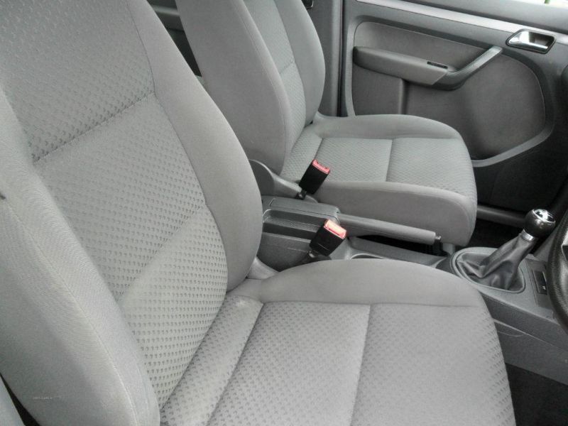 2006 Volkswagen Touran S TD image 5