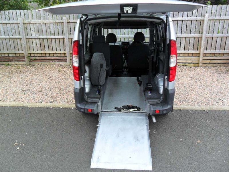 2009 Fiat Doblo ACTIVE M-JET image 4