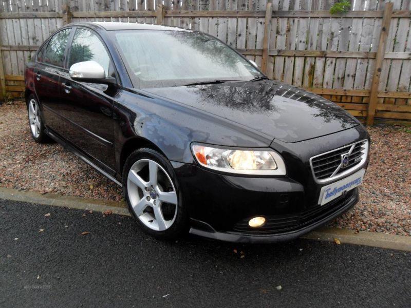2011 Volvo S40 R-DESIGN D2 image 1