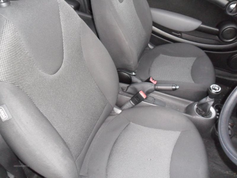 2011 MINI One D image 5