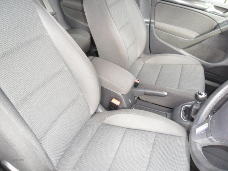 2012 Volkswagen Golf MATCH TDI image 4