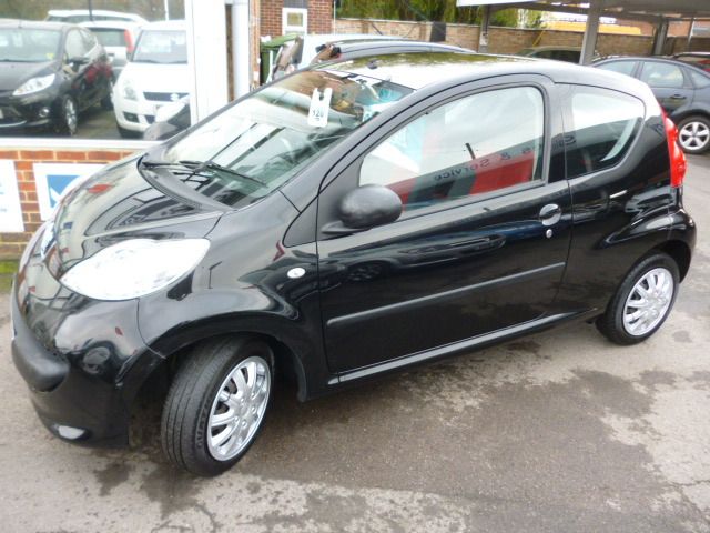 2007 PEUGEOT 107 1.0 URBAN MOVE 3d image 2