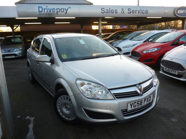 2008 VAUXHALL ASTRA 1.6 5d image 1