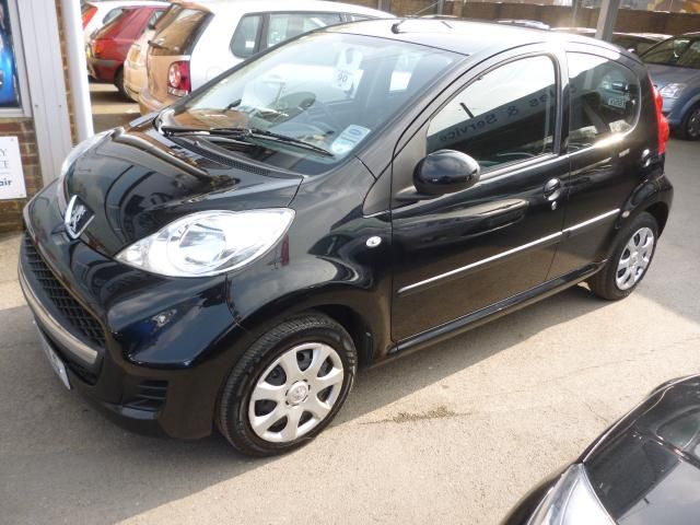 2011 PEUGEOT 107 1.0 URBAN 5d image 2