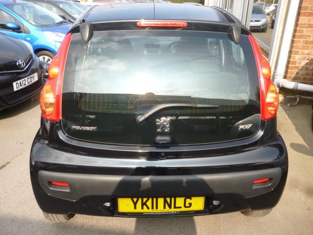 2011 PEUGEOT 107 1.0 URBAN 5d image 3