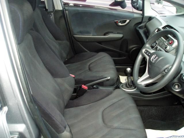 2009 HONDA JAZZ 1.3 I-VTEC ES 5d image 4