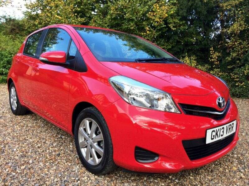 2013 Toyota Yaris VVT-I Tr 5dr image 1