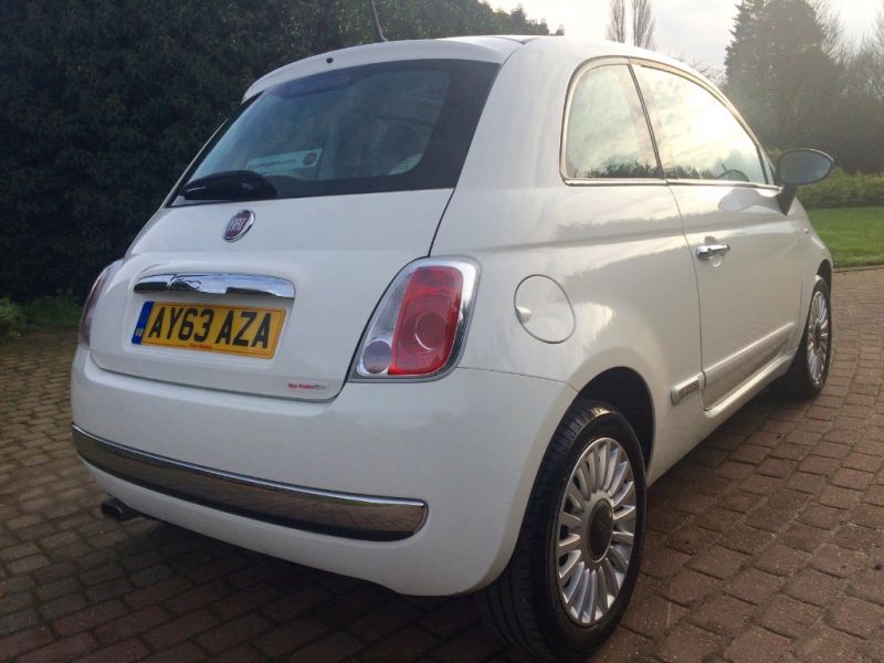 2013 Fiat 500 Lounge 3dr image 2