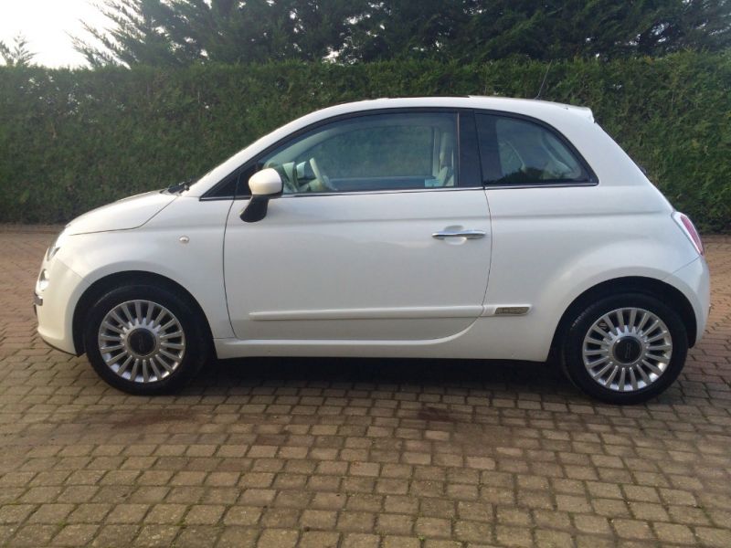 2013 Fiat 500 Lounge 3dr image 3