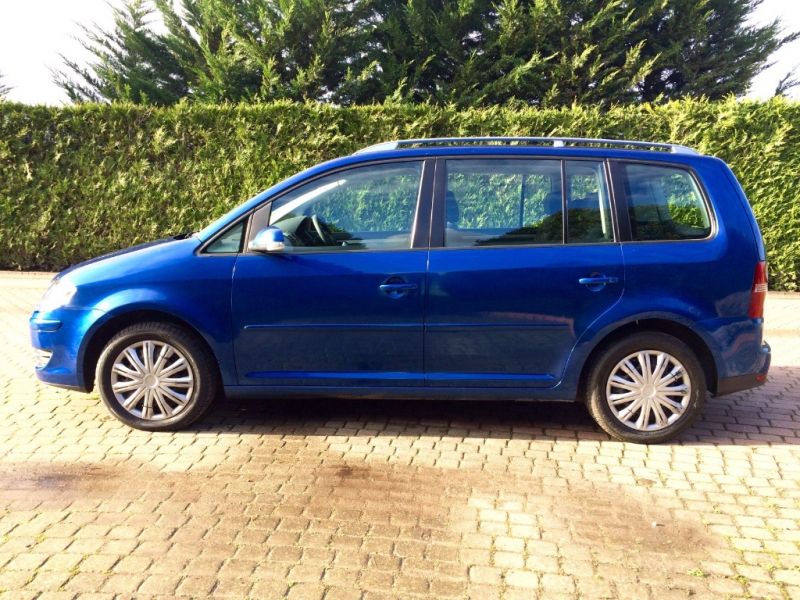 2007 Volkswagen Touran SE TDi image 2