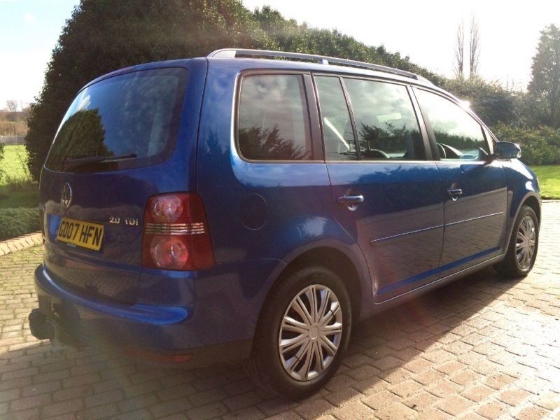 2007 Volkswagen Touran SE TDi image 3