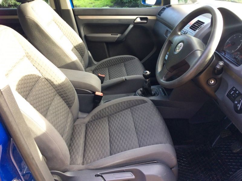 2007 Volkswagen Touran SE TDi image 4