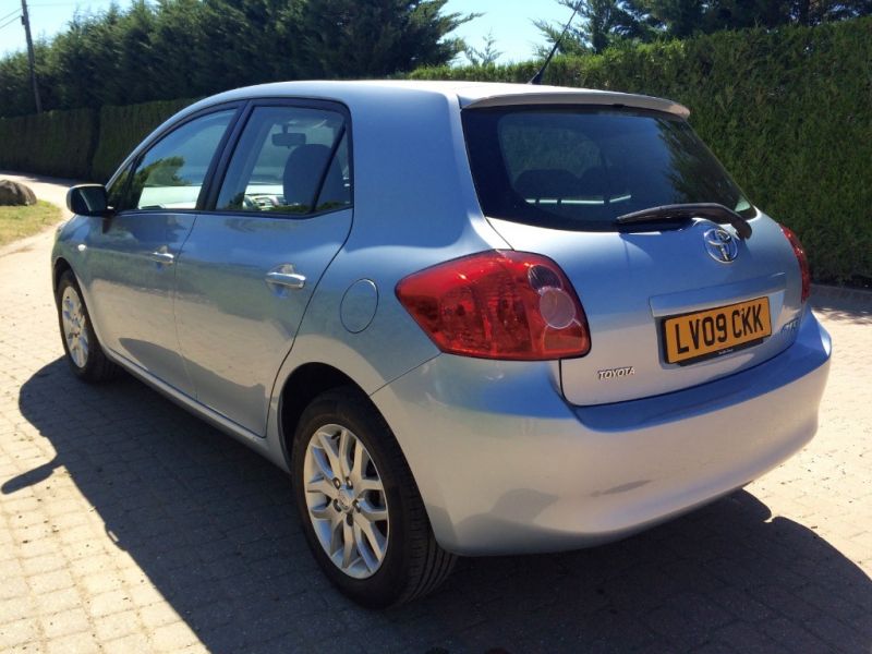 2009 Toyota Auris T3 D-4d Mm 5dr image 2
