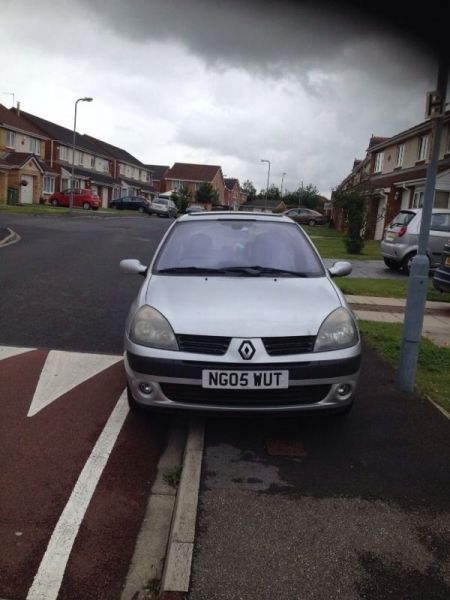 2005 Renault Clio 1.2 image 1