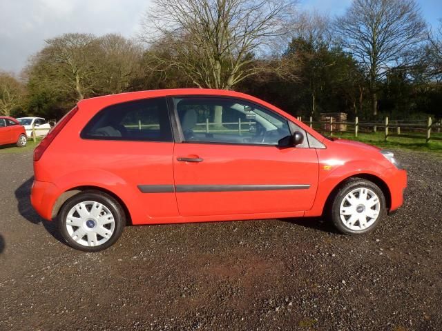 2006 FORD FIESTA 1.2 STYLE 16V 3d image 2
