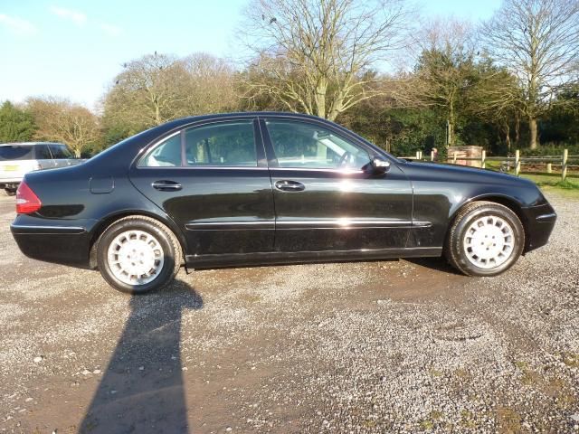 2002 MERCEDES-BENZ 2.6 E240 4d image 3