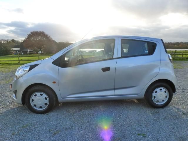 201 CHEVROLET SPARK 1.0 PLUS 5d image 2