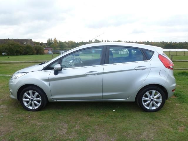 2009 FORD FIESTA 1.4 ZETEC 16V 5d image 3