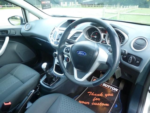 2009 FORD FIESTA 1.4 ZETEC 16V 5d image 4