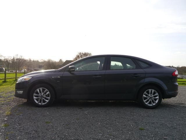 2010 FORD MONDEO 2.0 ZETEC TDCI 5d image 2