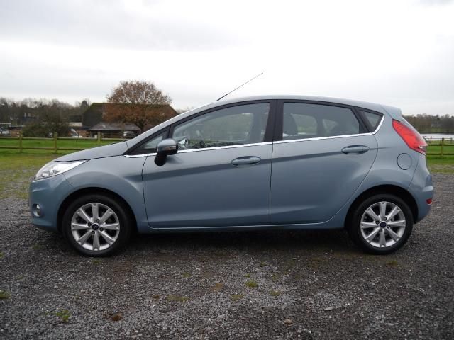 2010 FORD FIESTA 1.4 ZETEC TDCI 5d image 3