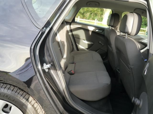 2010 VAUXHALL ASTRA 1.6 5d image 5