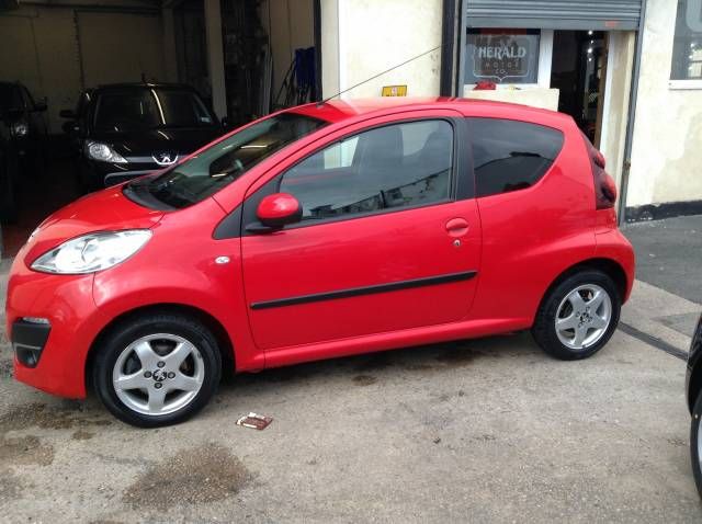 2012 PEUGEOT 107 1.0 Allure image 2