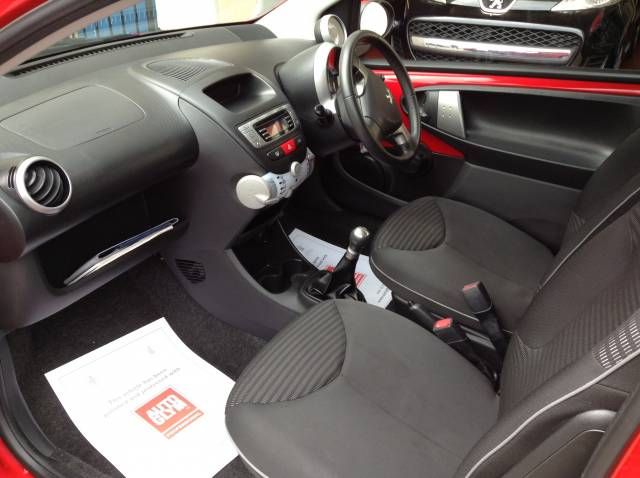 2012 PEUGEOT 107 1.0 Allure image 4