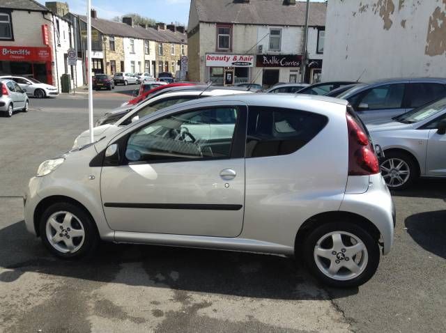 2012 PEUGEOT 107 1.0 Allure image 2