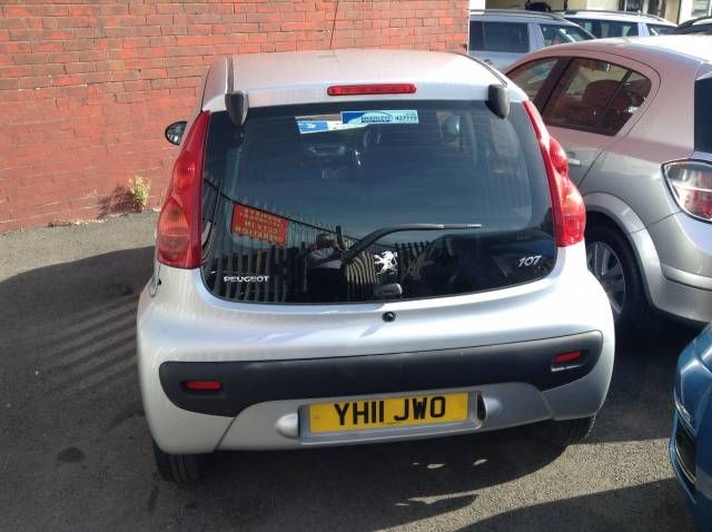 2011 PEUGEOT 107 1.0 Urban image 3