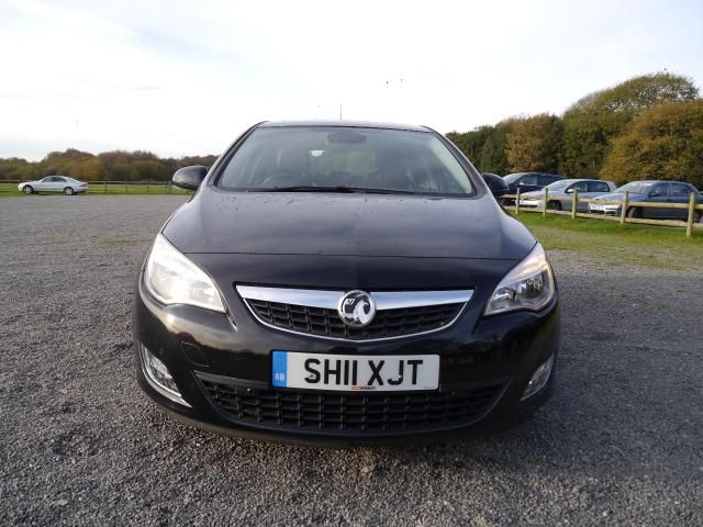 2011 VAUXHALL ASTRA 1.6 ELITE 5d image 1
