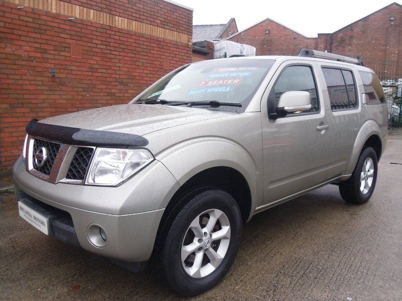 2009 Nissan Pathfinder image 2